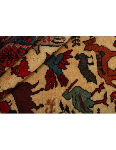 Hand made rug Kashghai Old Figural Persia cm.112x150