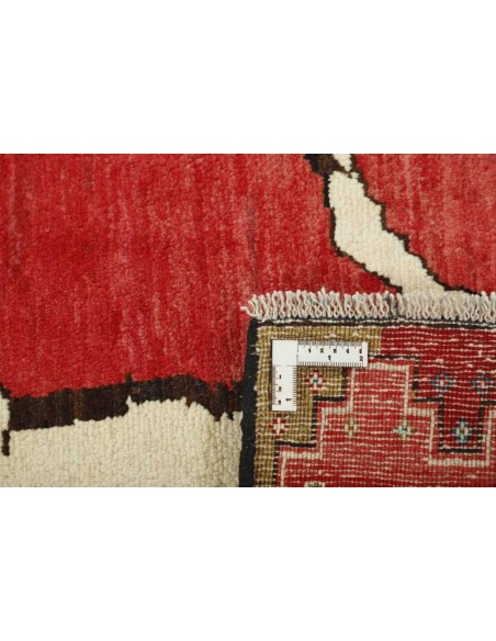 Hand made rug Kashghai Old Figural Persia cm.105x187