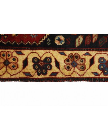 Hand made rug Kashghai Old Figural Persia cm.101x152