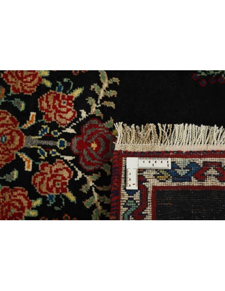 Hand made rug Kashghai Old Figural Persia cm.136x184