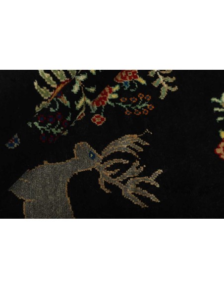 Hand made rug Kashghai Old Figural Persia cm.136x184