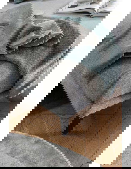 Tappeto moderno grigio chiaro rotondo Tere, collezione Hand Made, 100% viscosa, fatto a mano in India.