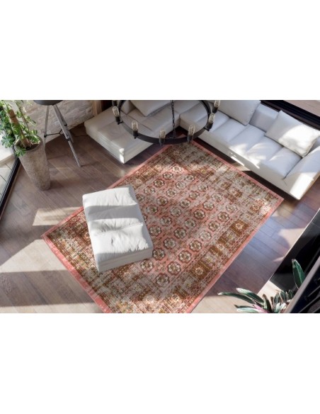 Tappeto moderno rosso, elegante e versatile, proveniente dalla Turchia.