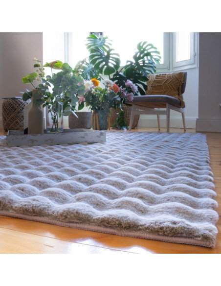 Tappeto moderno Calypso beige trapuntato