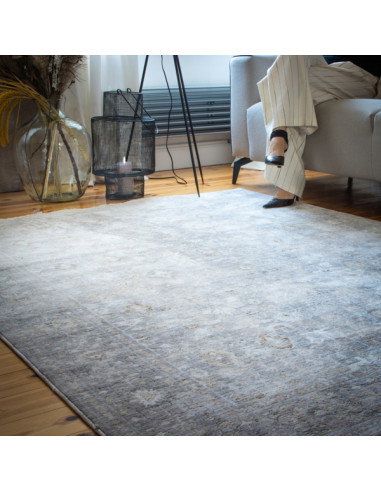 Everest 435 Grey Vintage-Style Rug with Soft Texture