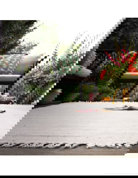 Nador 565 Ivory Rug – Elegant Durable Synthetic Carpet