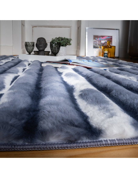 Waves 305 Blue Geometric Rug with Plush Texture