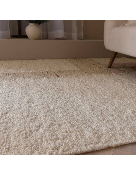 Tappeto Napa Border in lana, design organico e stile tinta unita, perfetto per ambienti moderni e tappeti boho chic dal fascino