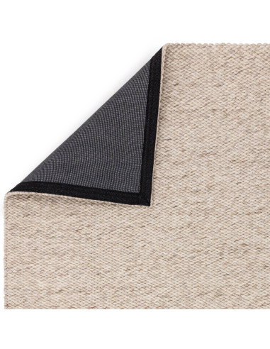 Tappeto Zander Oyster: elegante e artigianale, perfetto per ambienti boho chic. Morbido, resistente e facile da pulire, disponi