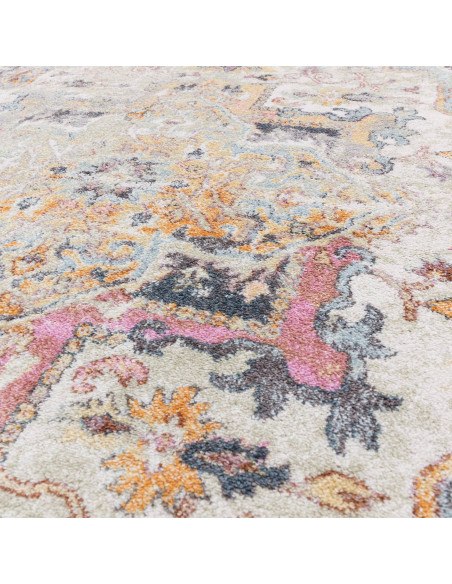 Elevate your home with the Flores Kira FRO4 classic rug, featuring a timeless medallion pattern and durable, easy-care polyprop