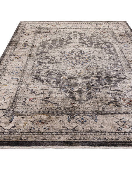 Tappeto Sovereign Charcoal Medallion: eleganza e raffinatezza in stile persiano, perfetto per ambienti classici e moderni. Qual