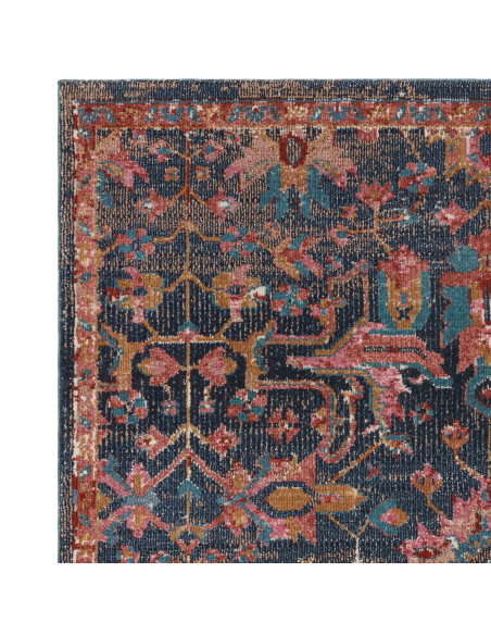 Tappeto classico Zola Evin con motivo persiano e colori ricchi, facile da pulire e perfetto per ambienti tradizionali e moderni