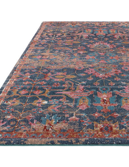 Tappeto classico Zola Evin con motivo persiano e colori ricchi, facile da pulire e perfetto per ambienti tradizionali e moderni