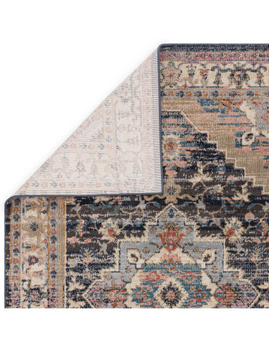 Tappeto classico Zola Razan con motivo persiano, colori raffinati e materiali resistenti, ideale per donare eleganza e comfort