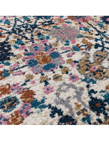 Tappeto Zola Sarab: eleganza e colori vivaci per ambienti raffinati. Perfetto mix di design tradizionale e resistenza per ogni