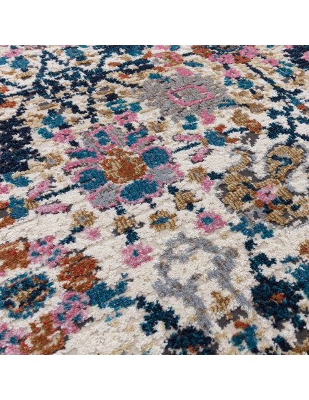 Tappeto Zola Sarab: eleganza e colori vivaci per ambienti raffinati. Perfetto mix di design tradizionale e resistenza per ogni