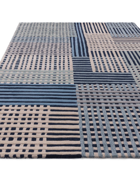 Tappeto Aspect Blue Multi: design moderno e geometrico in lana naturale, perfetto per ambienti contemporanei e soggiorni elegan
