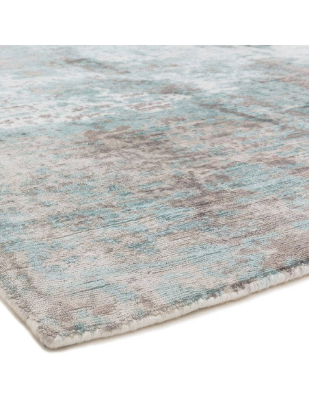 Tappeto Gatsby Blue in viscosa naturale: eleganza e comfort per soggiorni moderni con design contemporaneo e colori raffinati.