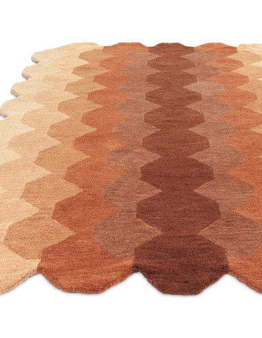 Tappeto Hive Rust in lana naturale, design geometrico moderno, perfetto per soggiorni contemporanei che uniscono stile, comfort