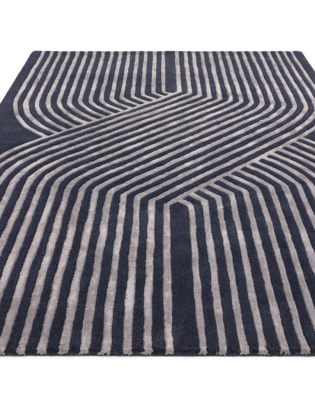 Tappeto Matrix Solsitice Navy: design moderno e materiali naturali per un soggiorno elegante e contemporaneo. Perfetto tra i ta