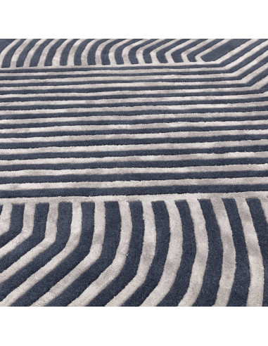 Tappeto Matrix Solsitice Navy: design moderno e materiali naturali per un soggiorno elegante e contemporaneo. Perfetto tra i ta