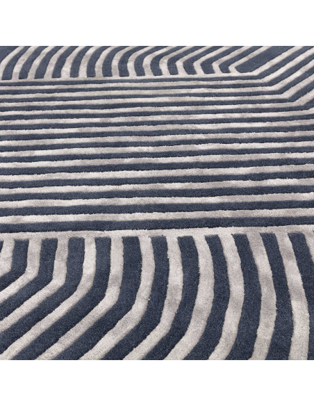 Tappeto Matrix Solsitice Navy: design moderno e materiali naturali per un soggiorno elegante e contemporaneo. Perfetto tra i ta