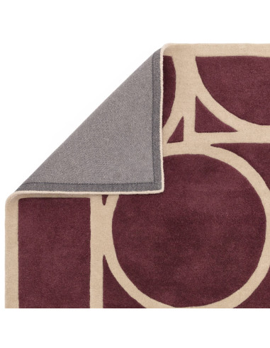 Tappeto Metro Plum in lana naturale con design geometrico moderno, perfetto per arredare il soggiorno con stile contemporaneo e
