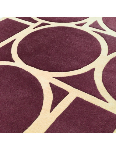 Tappeto Metro Plum in lana naturale con design geometrico moderno, perfetto per arredare il soggiorno con stile contemporaneo e