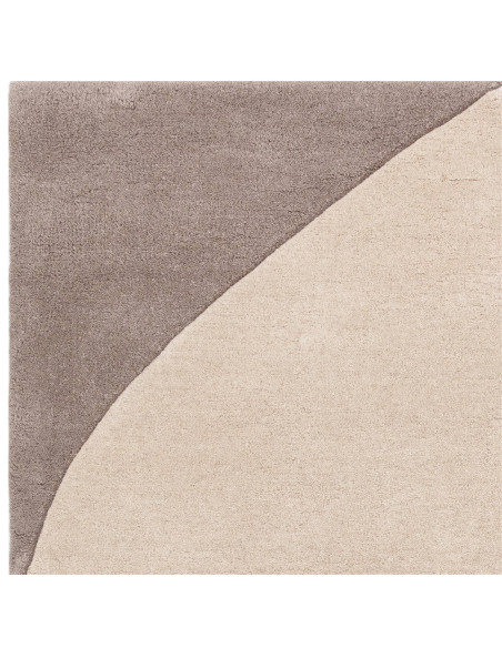 Tappeto Reef RF24 Mid Century Grey: design moderno e materiali naturali per un soggiorno elegante e confortevole. Perfetto tra