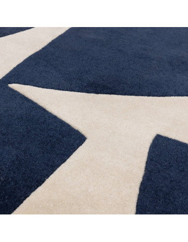 Tappeto Romy 03 Kite Blue: design geometrico moderno, colori eleganti e materiali resistenti per un soggiorno contemporaneo e r