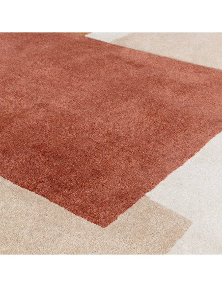 Tappeto Romy 13 Papercut Red: design moderno e geometrico, perfetto per soggiorni contemporanei con stile e comfort duraturo.