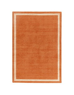 Tappeto Albi Orange in lana naturale, tinta unita con cornice geometrica, perfetto per ambienti minimal e moderni. Comfort e st