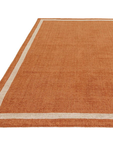 Tappeto Albi Orange in lana naturale, tinta unita con cornice geometrica, perfetto per ambienti minimal e moderni. Comfort e st