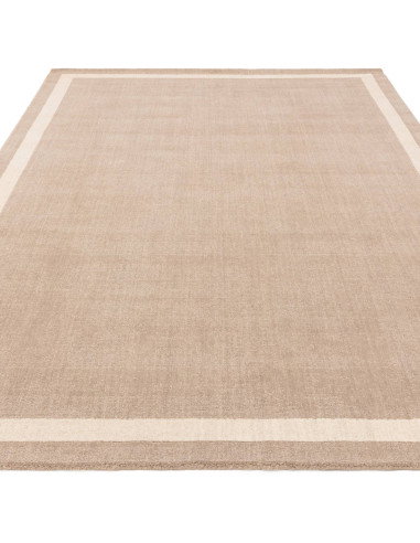 Tappeto Albi Sand in lana naturale, design minimal e tinta unita, perfetto per ambienti eleganti e confortevoli. Facile da puli