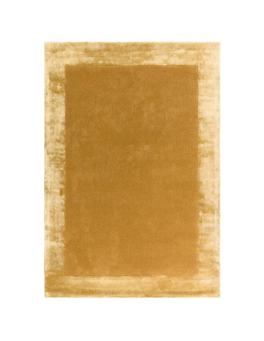 Tappeto Ascot Gold: eleganza minimalista e tinta unita, morbido e resistente, perfetto per ogni ambiente moderno e raffinato.