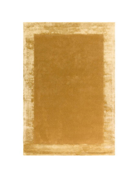 Tappeto Ascot Gold: eleganza minimalista e tinta unita, morbido e resistente, perfetto per ogni ambiente moderno e raffinato.