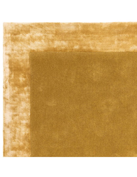 Tappeto Ascot Gold: eleganza minimalista e tinta unita, morbido e resistente, perfetto per ogni ambiente moderno e raffinato.