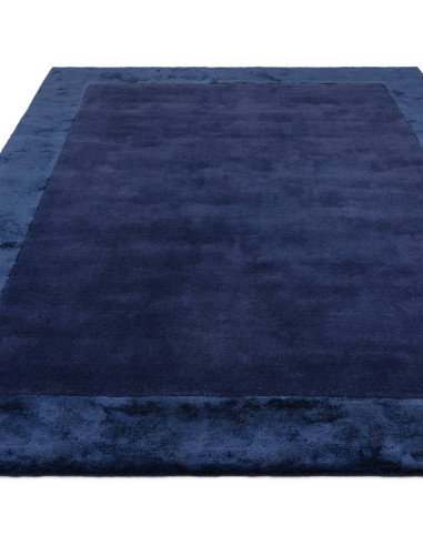 Tappeto Ascot Navy: eleganza e comfort in tinta unita, perfetto per ambienti moderni. Morbido, resistente e dal design minimal