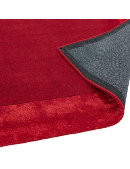 Elevate your space with the Ascot Red minimalist rug, featuring a bold geometric border and soft natural fibres for lasting sty