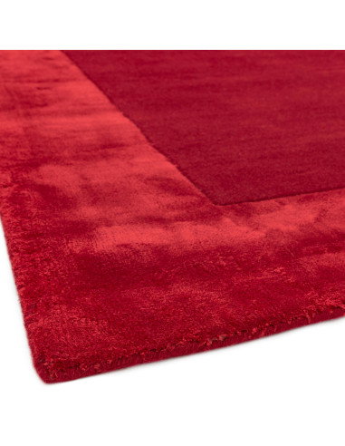 Tappeto Ascot Red: eleganza e calore in un design minimalista tinta unita, morbido e resistente, perfetto per ogni ambiente del