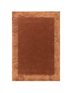 Tappeto minimal Ascot Rust in tinta unita ruggine, morbido e resistente, perfetto per ambienti moderni con un tocco di eleganza