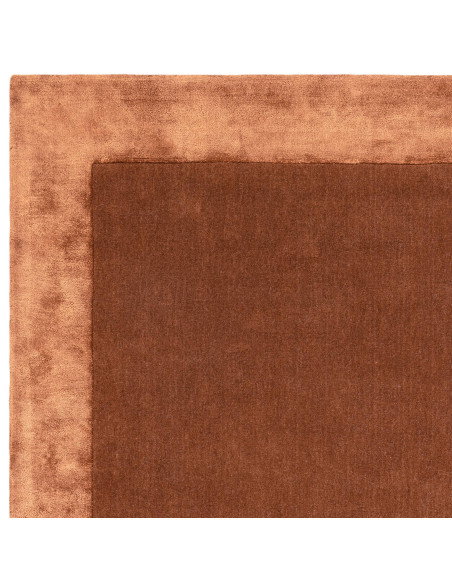 Tappeto minimal Ascot Rust in tinta unita ruggine, morbido e resistente, perfetto per ambienti moderni con un tocco di eleganza