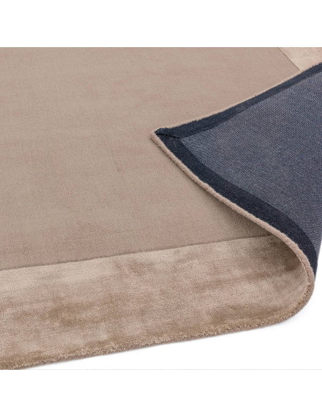 Tappeto Ascot Sand: eleganza minimalista e comfort, tinta unita sabbia, perfetto per ambienti moderni e raffinati. Facile da pu
