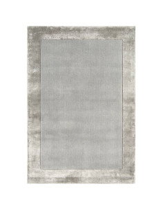 Tappeto Ascot Silver: eleganza minimalista in tinta unita, morbido e resistente, perfetto per ambienti moderni e raffinati.