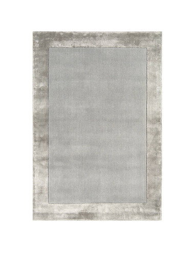 Tappeto Ascot Silver: eleganza minimalista in tinta unita, morbido e resistente, perfetto per ambienti moderni e raffinati.