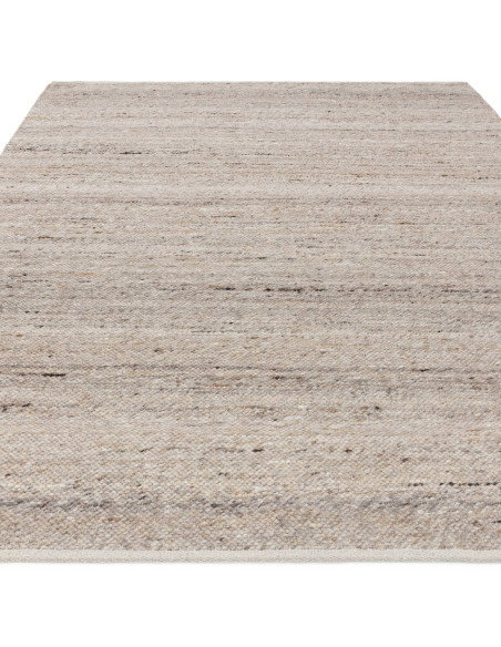 Tappeto Birkdale Beige: eleganza naturale e durata, perfetto tra i tappeti tinta unita per un ambiente minimal e raffinato.