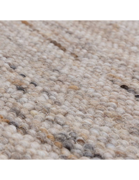 Tappeto Birkdale Beige: eleganza naturale e durata, perfetto tra i tappeti tinta unita per un ambiente minimal e raffinato.