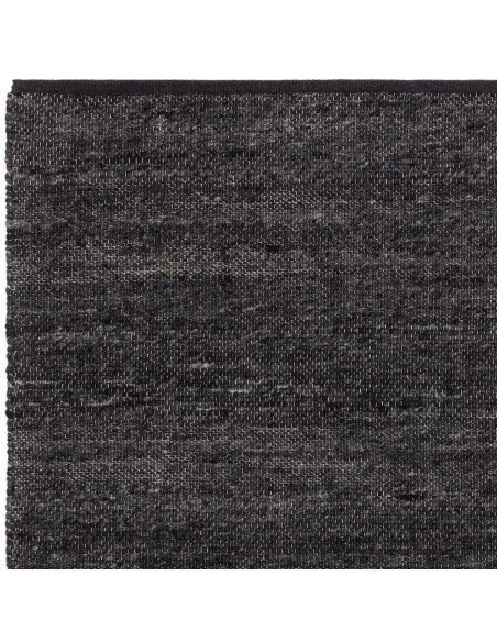 Tappeto Birkdale Indigo in lana e poliestere, tinta unita blu scuro, perfetto per ambienti minimal con stile e comfort duraturo