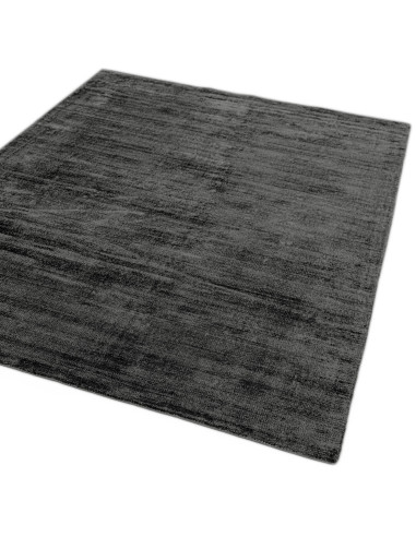 Tappeto tinta unita Blade Charcoal in viscosa naturale, design minimalista e comfort unico per ambienti eleganti e moderni.