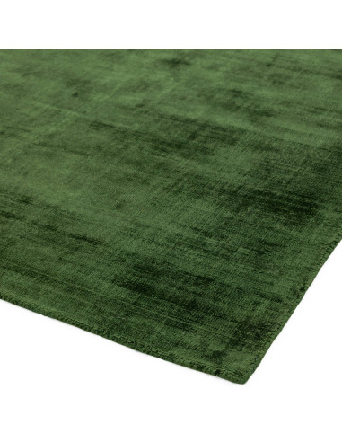 Tappeto Blade Green: eleganza naturale e comfort in viscosa, perfetto per ambienti moderni con stile minimal e design tinta uni